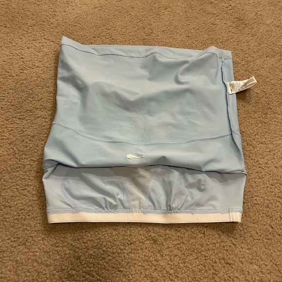 Large Nike Athletic Top - Picture 2 of 5